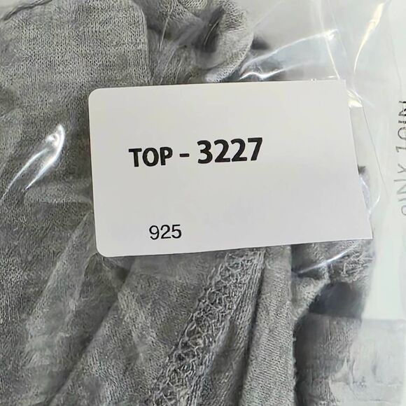 Maurices Graphic LOVE Flag Tee Shirt Gray M - Picture 6 of 6